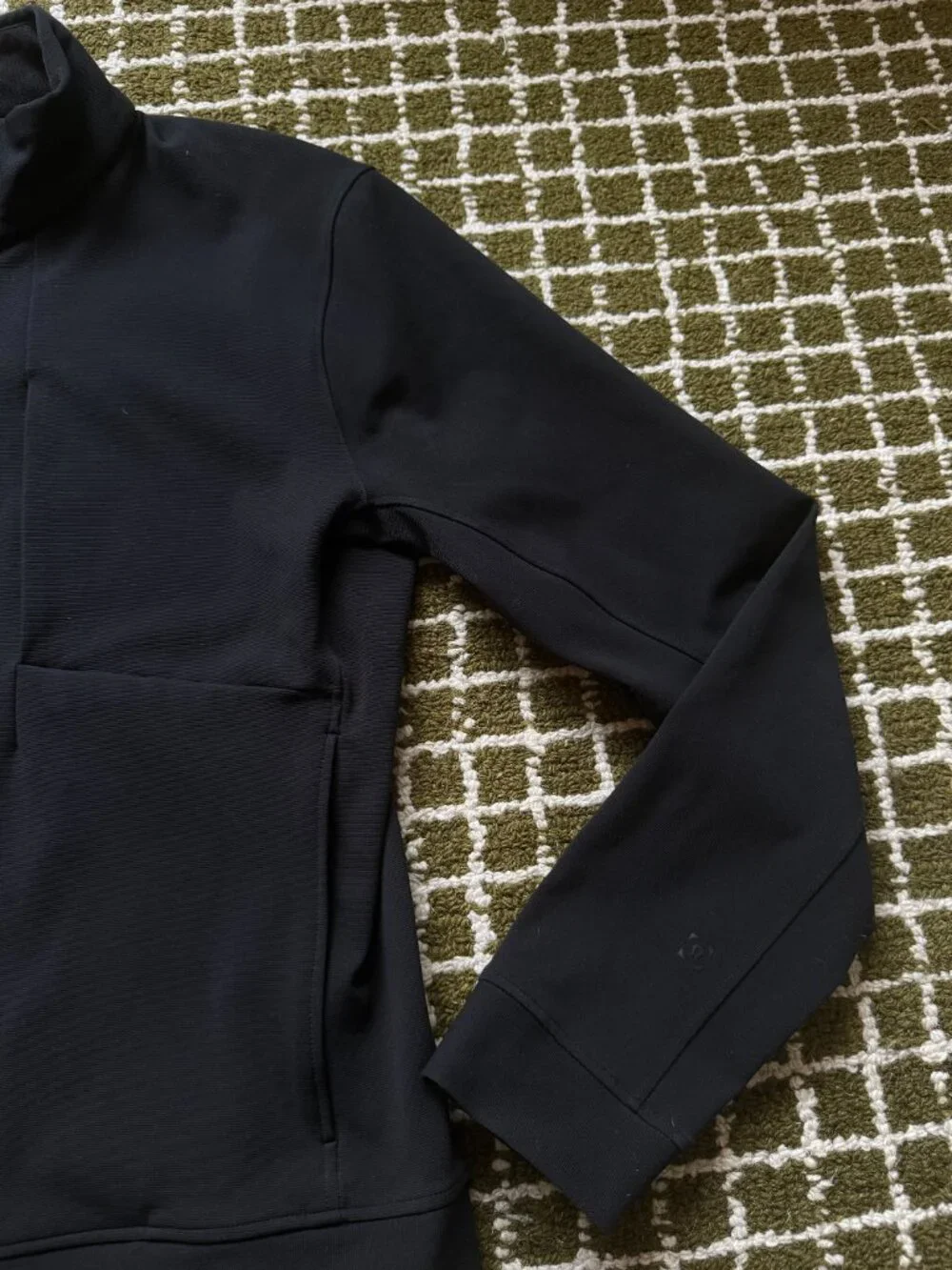 Lululemon Men's Full Zip Funnel Neck Jacket Black Size M Slim Fit Excellent